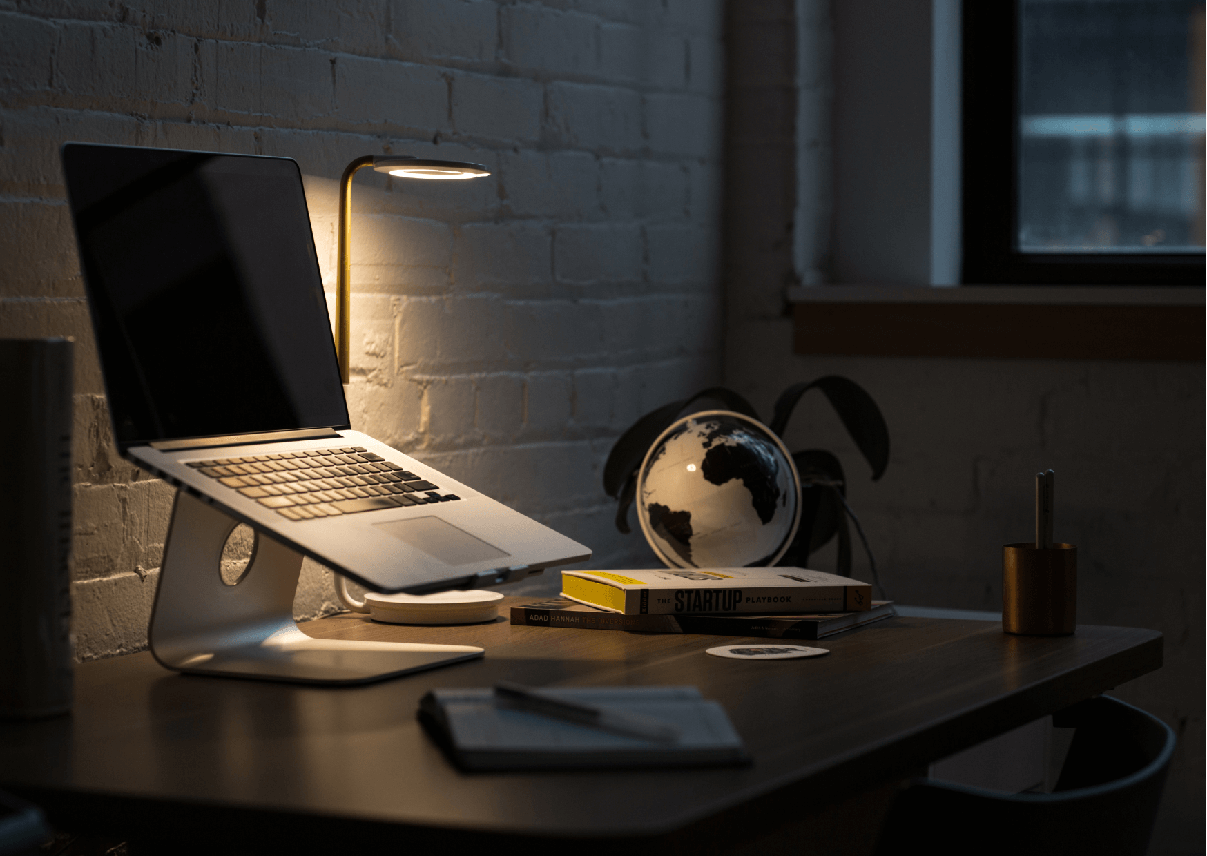 Planning to Buy a MacBook Stand? - Read This Before You Take the Final Call!